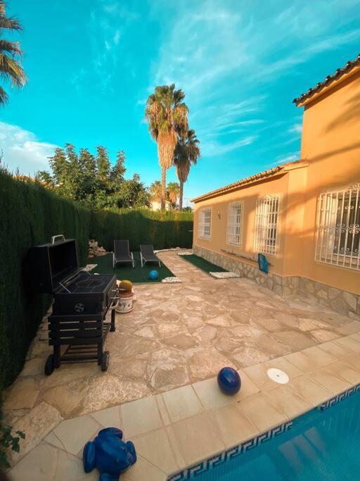 Impresionante Villa Con Piscina - Oliva Nova المظهر الخارجي الصورة