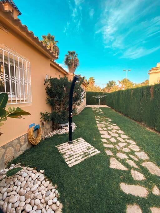 Impresionante Villa Con Piscina - Oliva Nova المظهر الخارجي الصورة